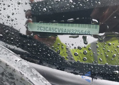 2010 Chrysler 300 Touring/Signature Series/Executive Series from USA, damaged, VIN 2C3CA5CV9AH325648